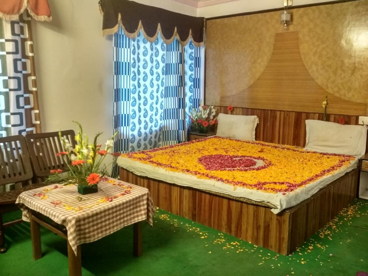 Himanshu Resorts Manāli Exterior foto